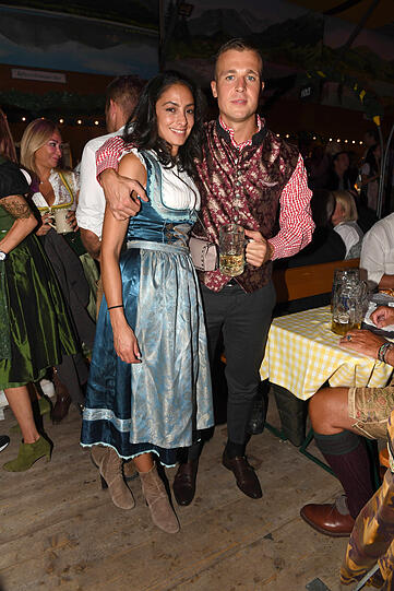 Alem Begic mit Freundin