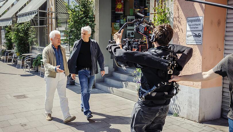 Die Schauspieler verabschieden sich gemeinsam, ihre Rollen gehen zusammen in Pension.