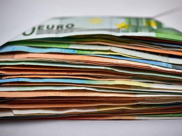 Eurobanknoten. Foto: Patrick Pleul/Archiv