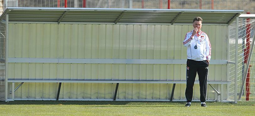Die Bilder vom ersten Bayern-Training nach der Bekanntgabe, dass sich der Verein von Van Gaal trennen will.