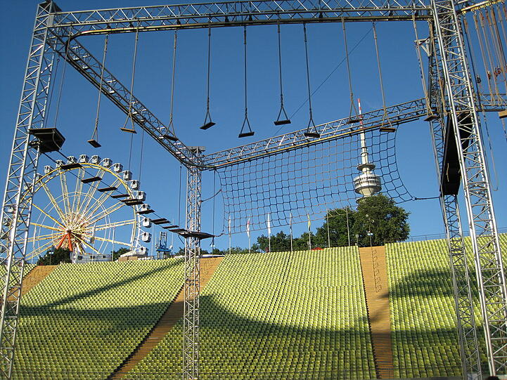 Bereit zum nächsten Spiel? Ein ungewöhnlicher Blick aufs Olympiastadion.
