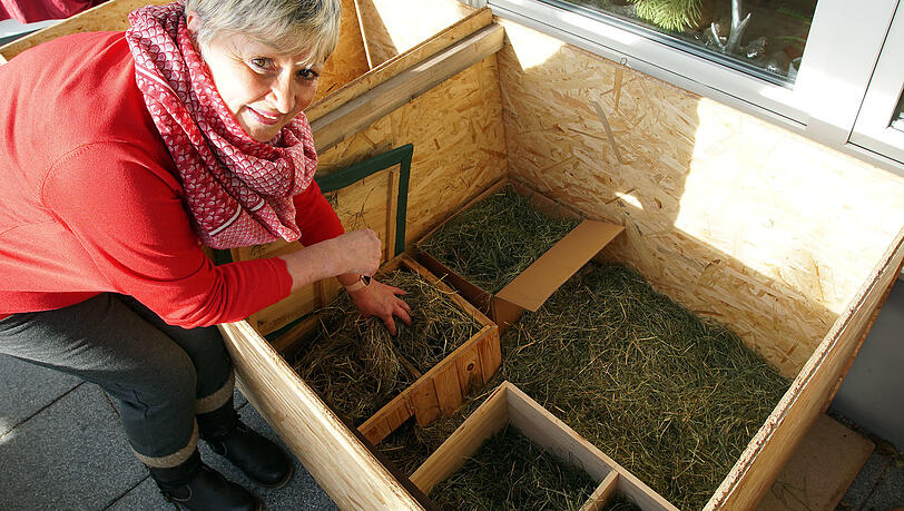 In Heu eingemummelt schlafen die Tierchen bis zum Frühjahr. In Heu eingemummelt schlafen die Tierchen bis zum Frühjahr.