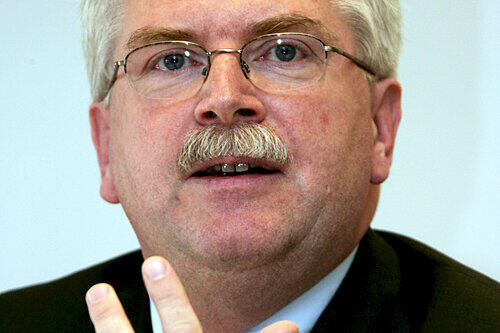 Rügt die Auto-Bosse: Martin Zeil.