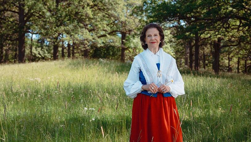 Königin Silvia feiert am 19. Juni nicht nur Goldene Hochzeit, sondern auch ihr 50. Thronjubiläum. Königin Silvia feiert am 19. Juni nicht nur Goldene Hochzeit, sondern auch ihr 50. Thronjubiläum.