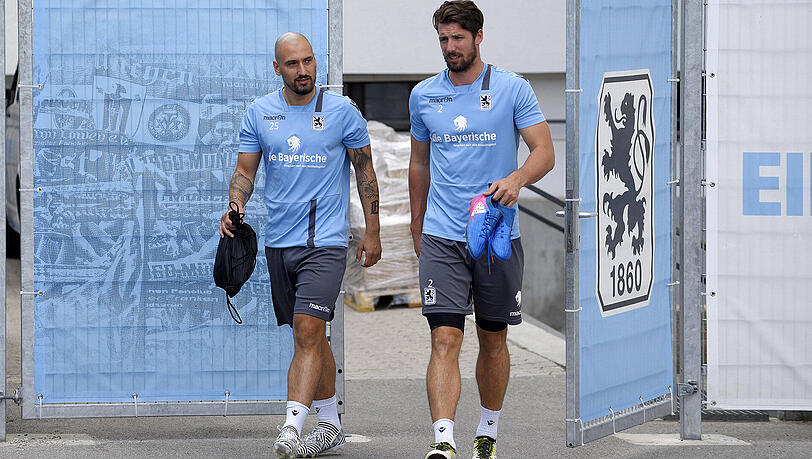 Jan Mauersberger und Timo Gebhardt werden in der nächsten Saison "Die Bayerische" auf der Brust tragen. Wie das Trikot genau aussieht wird am 8. Juli bekannt sein. Jan Mauersberger und Timo Gebhardt werden in der nächsten Saison "Die Bayerische" auf der Brust tragen. Wie das Trikot genau aussieht wird am 8. Juli bekannt sein.