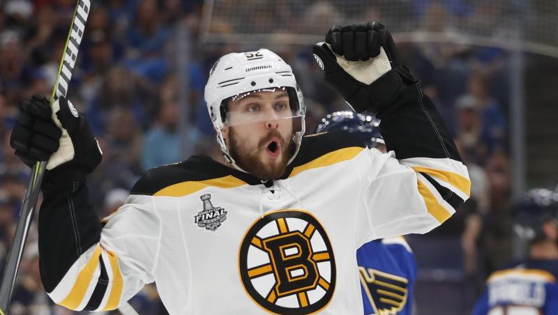 Sean Kuraly von den Boston Bruins feiert seinen Treffer. Sean Kuraly von den Boston Bruins feiert seinen Treffer.