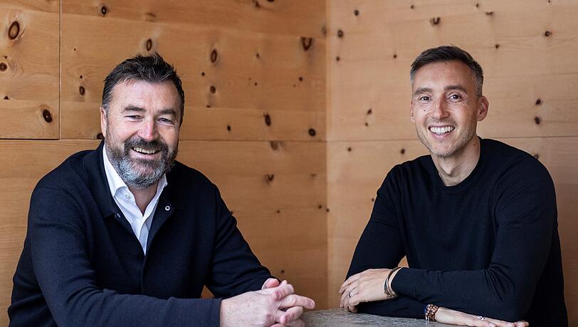 Stefan Höglmaier (r.) zusammen mit Prof. Florian Nagler. Stefan Höglmaier (r.) zusammen mit Prof. Florian Nagler.