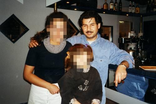 Hassan B. mit seiner Frau und der Tochter, die er jetzt nicht mehr sehen darf.