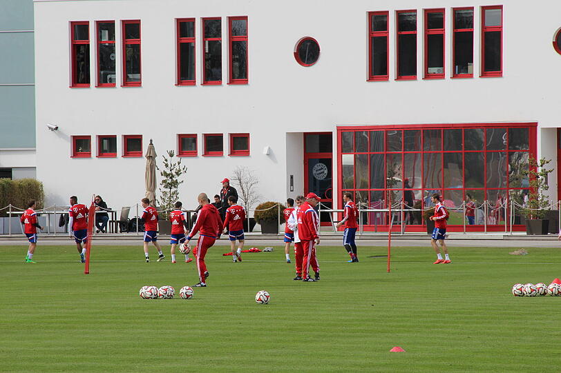 Am Dienstag gab's an der Säbener Straße ein öffentliche Trainingseinheit. Hier gibt's die Bilder!