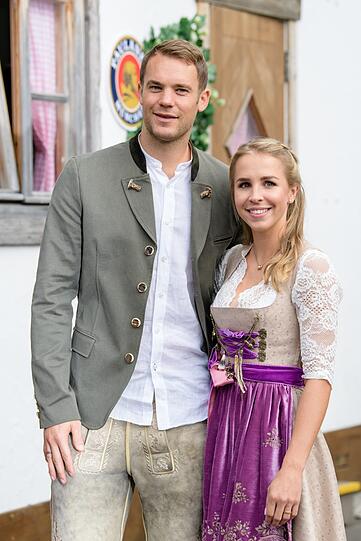 2017 hat Manuel Neuer seine Frau Nina geheiratet.