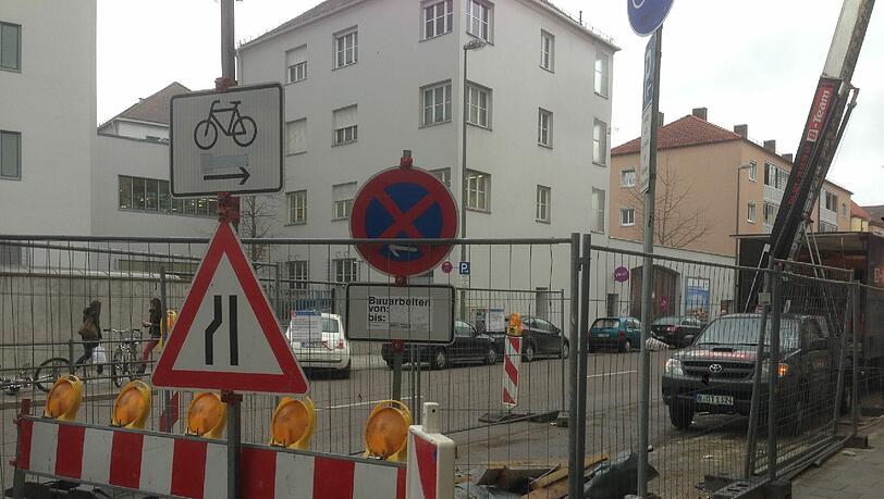 Bauarbeiten in der Deisenhofener Straße am U-Bahnhof Silberhornstraße Bauarbeiten in der Deisenhofener Straße am U-Bahnhof Silberhornstraße