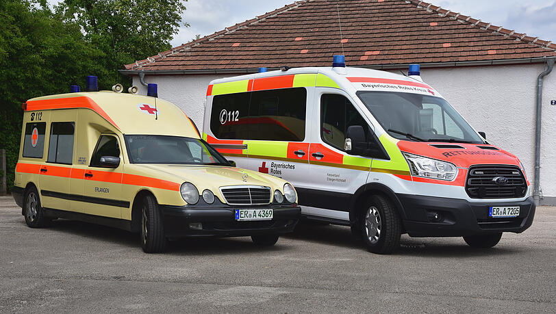 Im modernen Rettungsdienst-Fahrzeug ist fahrerisches Können gefragt. Im modernen Rettungsdienst-Fahrzeug ist fahrerisches Können gefragt.