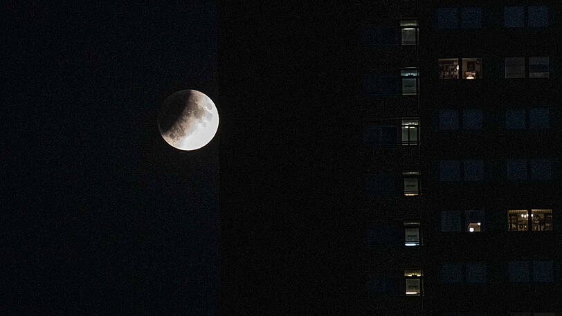 Die partielle Mondfinsternis in Berlin.