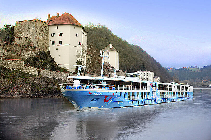 Das Flussschiff Maxima lädt zu Kurz-Flussreisen ein.