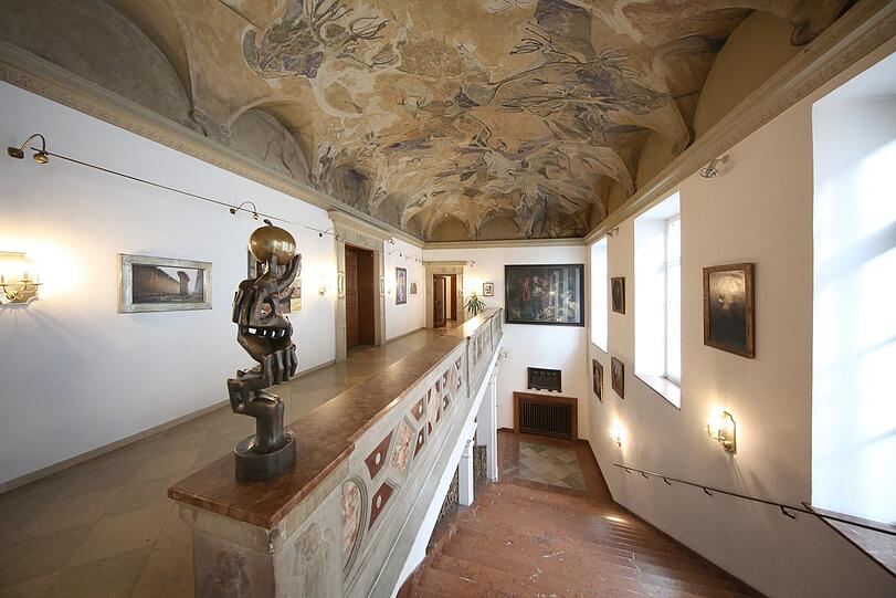 Hochherrschaftlich: das obere Foyer im Künstlerhaus.