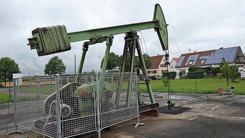 Öl und vor allem Kohle und Gas sind laut einer Studie weltweit noch reichlich vorhanden. Öl und vor allem Kohle und Gas sind laut einer Studie weltweit noch reichlich vorhanden.
