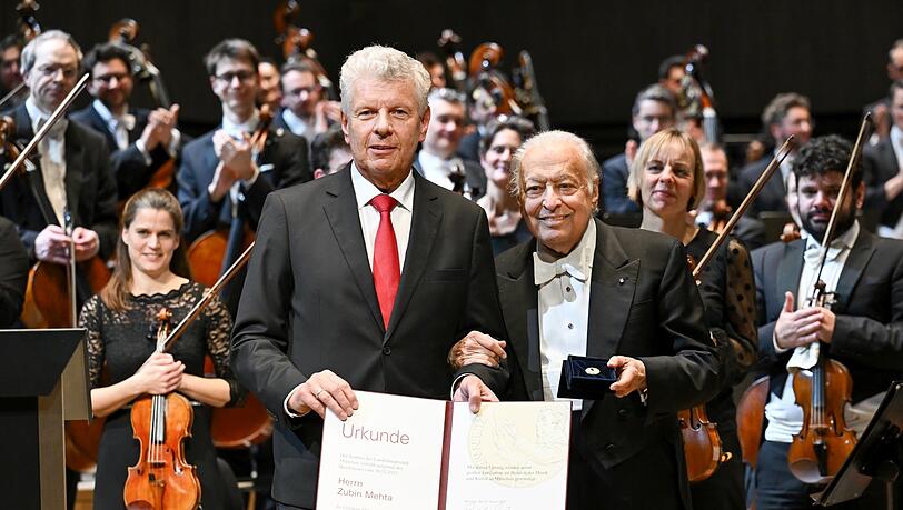 Zubin Mehta mit Dieter Reiter. Zubin Mehta mit Dieter Reiter.