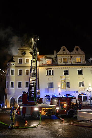 Bei dem Brand im Zentrum Veldens wurden zwei Menschen verletzt.