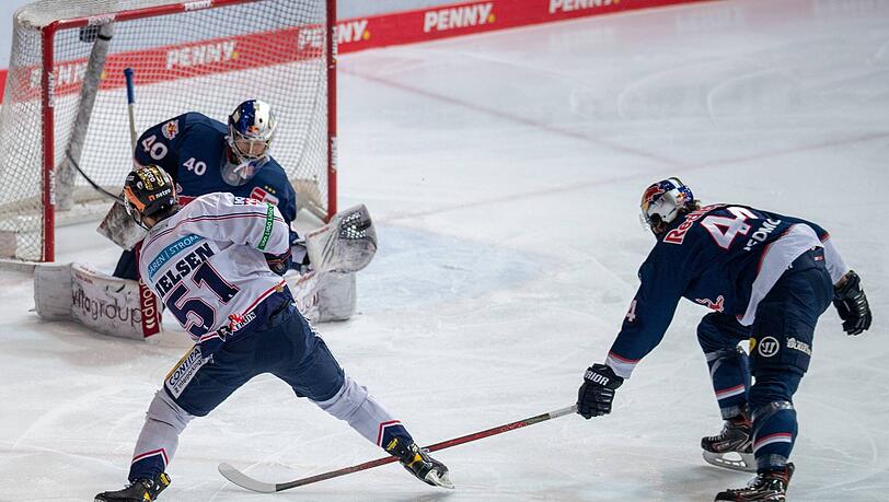 EHC-Goalie Henrik Haukeland beim Rebound chancenlos: Nielsen trifft zum 2:1 für die Eisbären.