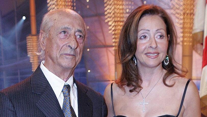Vicky Leandros mit ihrem Vater Leo im Rahmen einer TV-Show im Jahr 2005.