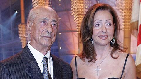 Vicky Leandros mit ihrem Vater Leo im Rahmen einer TV-Show im Jahr 2005.