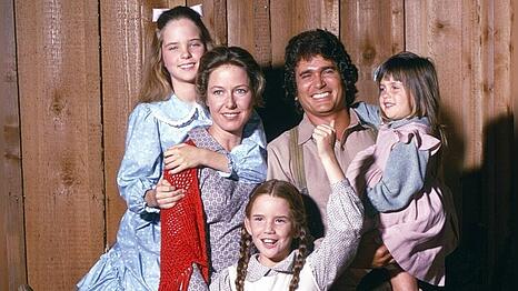 "Unsere kleine Farm" (1974, v.l.): Melissa Sue Anderson, Karen Grassle, Melissa Gilbert (u.), Michael Landon und Lindsay Sidney Greenbush.
