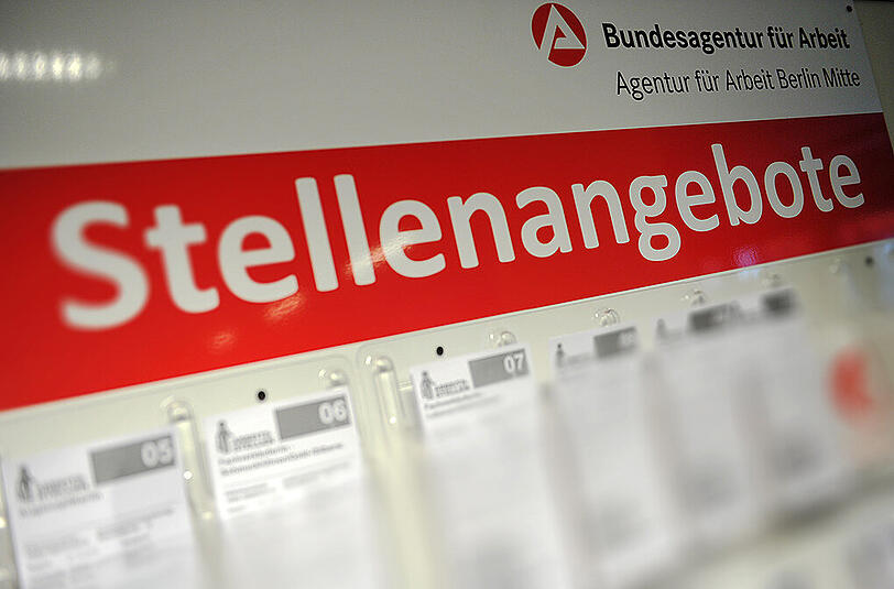 Während in München die Arbeitslosenzahl weiter abnahm, ist sie in Bayern und Deutschland gestiegen.