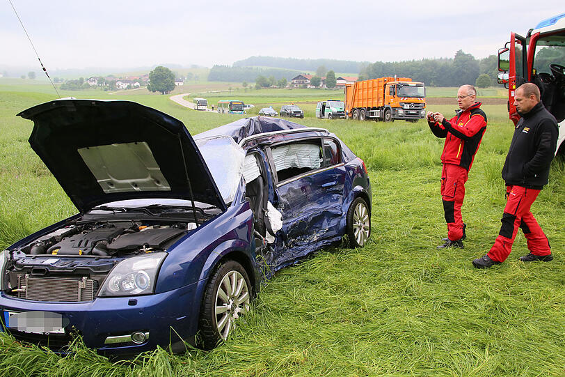 Die Bilder vom schweren Verkehrsunfall auf der MÜ17.