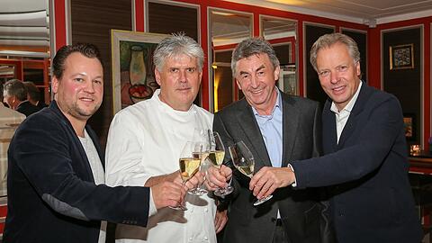 Vier Kollegen und acht Sterne (von links): Jan Hartwig (Bayerischer Hof), Dallmayr-Chefkoch und Gastgeber Diethard Urbansky, Hans Haas (Tantris) und Esszimmer-Chef Bobby Bräuer.