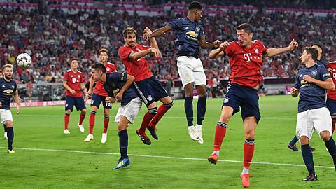 "Javis Tor kommt nicht von ungefähr", sagt Thomas Müller über den 1:0-Siegtreffer von Martínez im Testspiel gegen Manchester United. Der FC Bayern trainiert unter Niko Kovac verstärkt Standards.