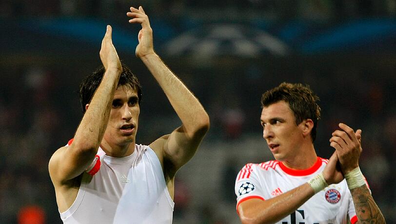Mit der Aufschrift „Chechu y Flores R.I.P.“ gedachte Javi Martínez, José „Chechu“ Almendros Gómez (23) und Xabi Flores (24), die am Dienstag bei einem Unfall auf der Pyrenäen-Autobahn A-21 ums Leben gekommen waren. Mit der Aufschrift „Chechu y Flores R.I.P.“ gedachte Javi Martínez, José „Chechu“ Almendros Gómez (23) und Xabi Flores (24), die am Dienstag bei einem Unfall auf der Pyrenäen-Autobahn A-21 ums Leben gekommen waren.