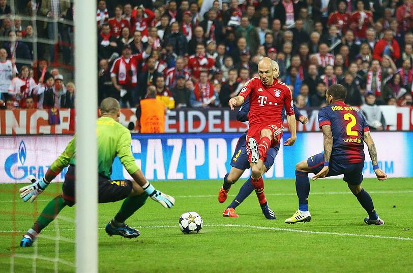 ARJEN ROBBEN: Note 1. Schoss nach zwei Minuten freistehend Valdés an. Sonst mit dem Eifer eines Einser-Schülers. Ackerte, schoss, köpfte. Der Lohn: das 3:0. Wunderschön! Auch Sprechchöre am Ende.