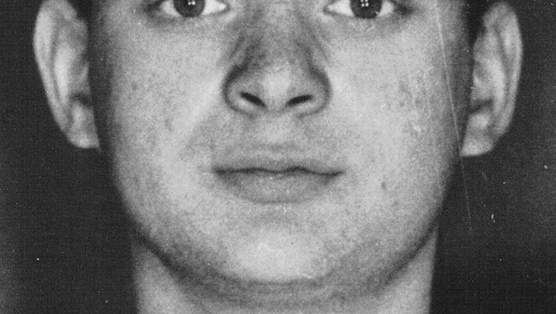 Helmuth Silberberg wurde im Alter von 21 Jahren ermordet. Helmuth Silberberg wurde im Alter von 21 Jahren ermordet.