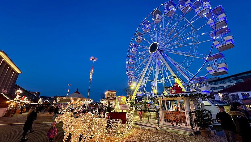 An der Motorworld in Freimann findet heuer das dritte Jahr die "Winterworld" statt. Der Christkindlmarkt ist der erste der Saison in München. An der Motorworld in Freimann findet heuer das dritte Jahr die "Winterworld" statt. Der Christkindlmarkt ist der erste der Saison in München.