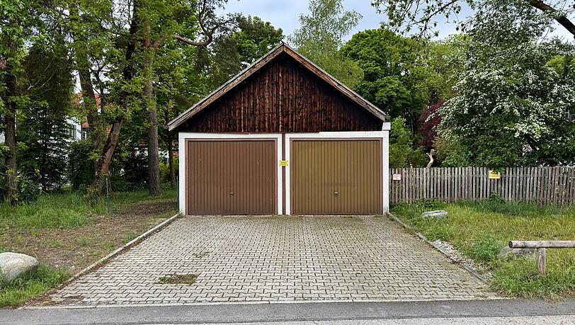 Um diese Daglfinger Garagenzufahrt geht es bei dem Rechtsstreit vor dem Amtsgericht.
