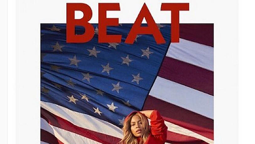 Stars and Stripes: Beyoncé zeigt sich im USA-Look vor der amerikanischen Flagge Stars and Stripes: Beyoncé zeigt sich im USA-Look vor der amerikanischen Flagge