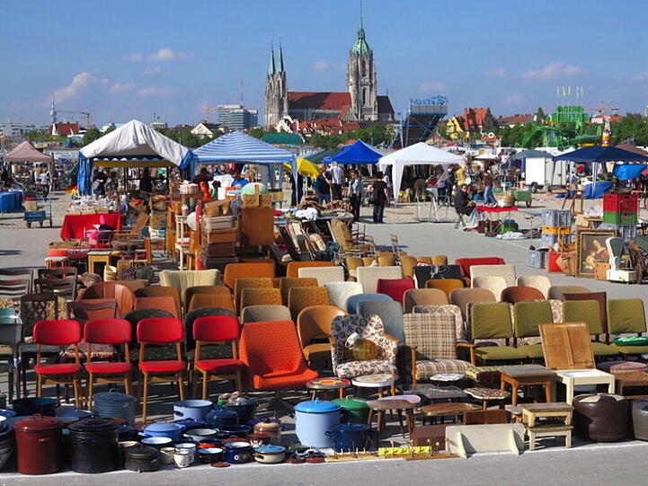 Kram und Kurioses: So sah es am Freitag auf der Theresienwiese aus.