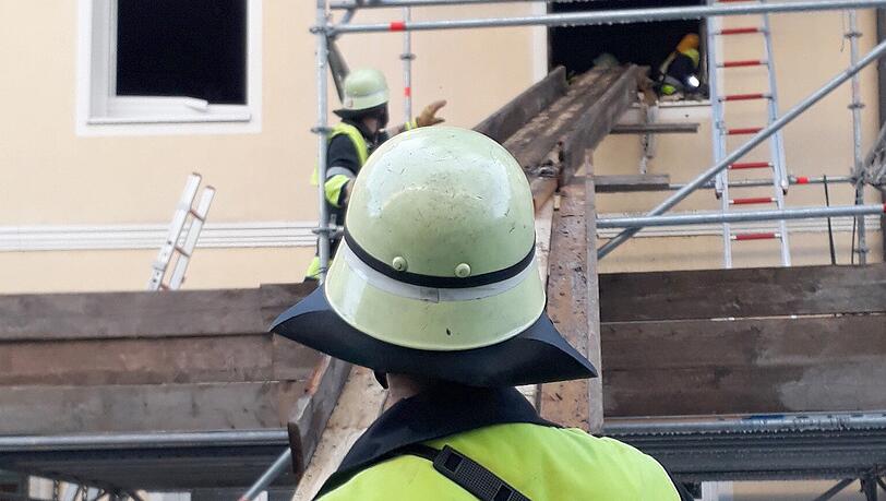 Verletzt wurde bei dem Einsatz niemand, zur genauen Ursache ermittelt die Polizei. Verletzt wurde bei dem Einsatz niemand, zur genauen Ursache ermittelt die Polizei.