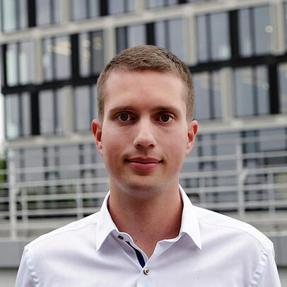 Max Ritter (28) hat eine App entwickelt, die Impftermine vermittelt.