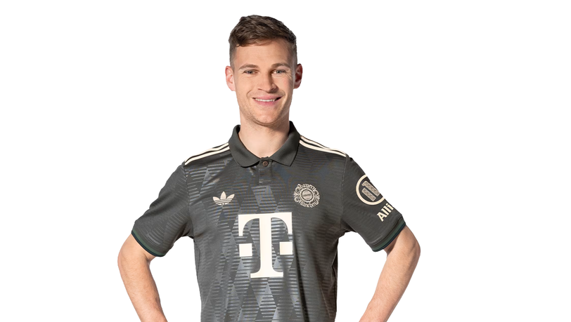 Joshua Kimmich im diesjährigen Wiesn-Trikot des FC Bayern.