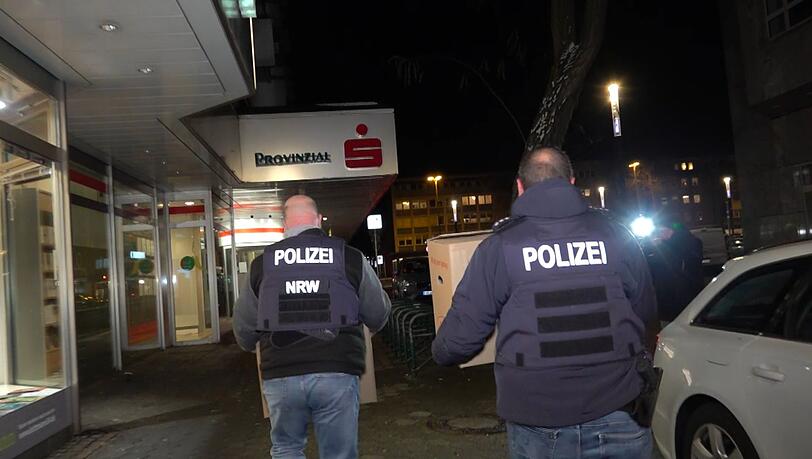 Nach dem spektakul&auml;ren Sparkassen-Einbruch in Gelsenkirchen versuchen Trittbrettfahrer, mit Betrugsanrufen die Verunsicherung auszunutzen