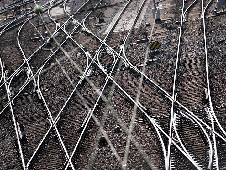 Die Deutsche Bahn überwacht nun 28.000 Weichen digital.