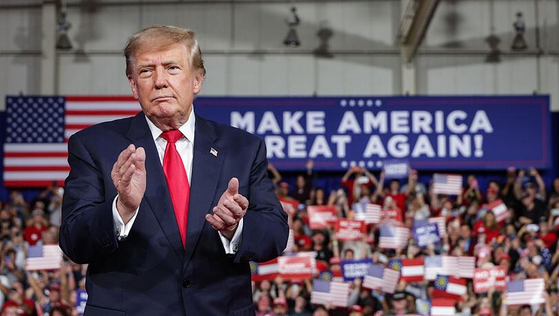 Die Midterms gelten als Stimmungstest für die Zufriedenheit der Bürgerinnen und Bürger mit der Arbeit des US-Präsidenten Donald Trump. Die Midterms gelten als Stimmungstest für die Zufriedenheit der Bürgerinnen und Bürger mit der Arbeit des US-Präsidenten Donald Trump.