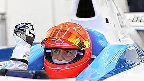 Wieder im Cockpit: Michael Schumacher bei seinen ersten Testfahrten.