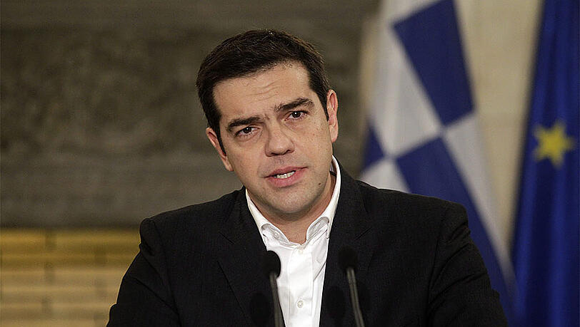Tsipras will von der Bundesrepublik Wiedergutmachung für Zerstörungen während des Zweiten Weltkrieges sowie die Rückzahlung eines Zwangskredits fordern. Tsipras will von der Bundesrepublik Wiedergutmachung für Zerstörungen während des Zweiten Weltkrieges sowie die Rückzahlung eines Zwangskredits fordern.