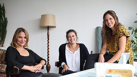 Das sind die drei Initiatoren der Näh-Kurse für Flüchtlingen (v. l.): Sophie Graber, Viola Zimmer und Eva Schatz.