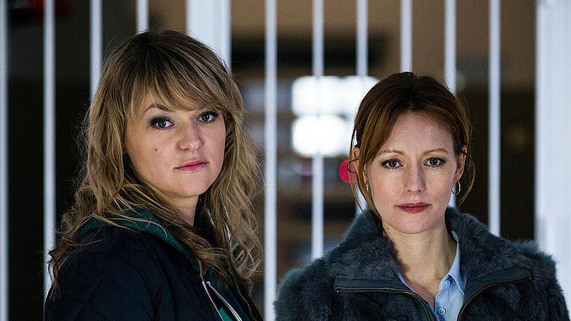 "Kommissarin Heller: Herzversagen": Kommissarin Heller (Lisa Wagner, l.) und LKA-Beamtin Voigt (Lavinia Wilson) suchen einen Sexualstraftäter