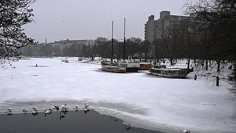 Wetter weiter zweigeteilt: Dauerfrost im Nordosten und fast fr&uuml;hlingshaft mild im Westen.