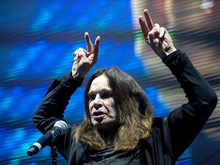Ozzy Osbourne muss sich erholen.