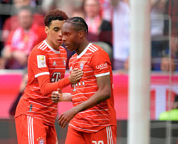 Jamal Musiala glänzte gegen Schalke mit Unbekümmertheit, Leichtigkeit – und dem Assist für Mathys Tel zum 5:0.